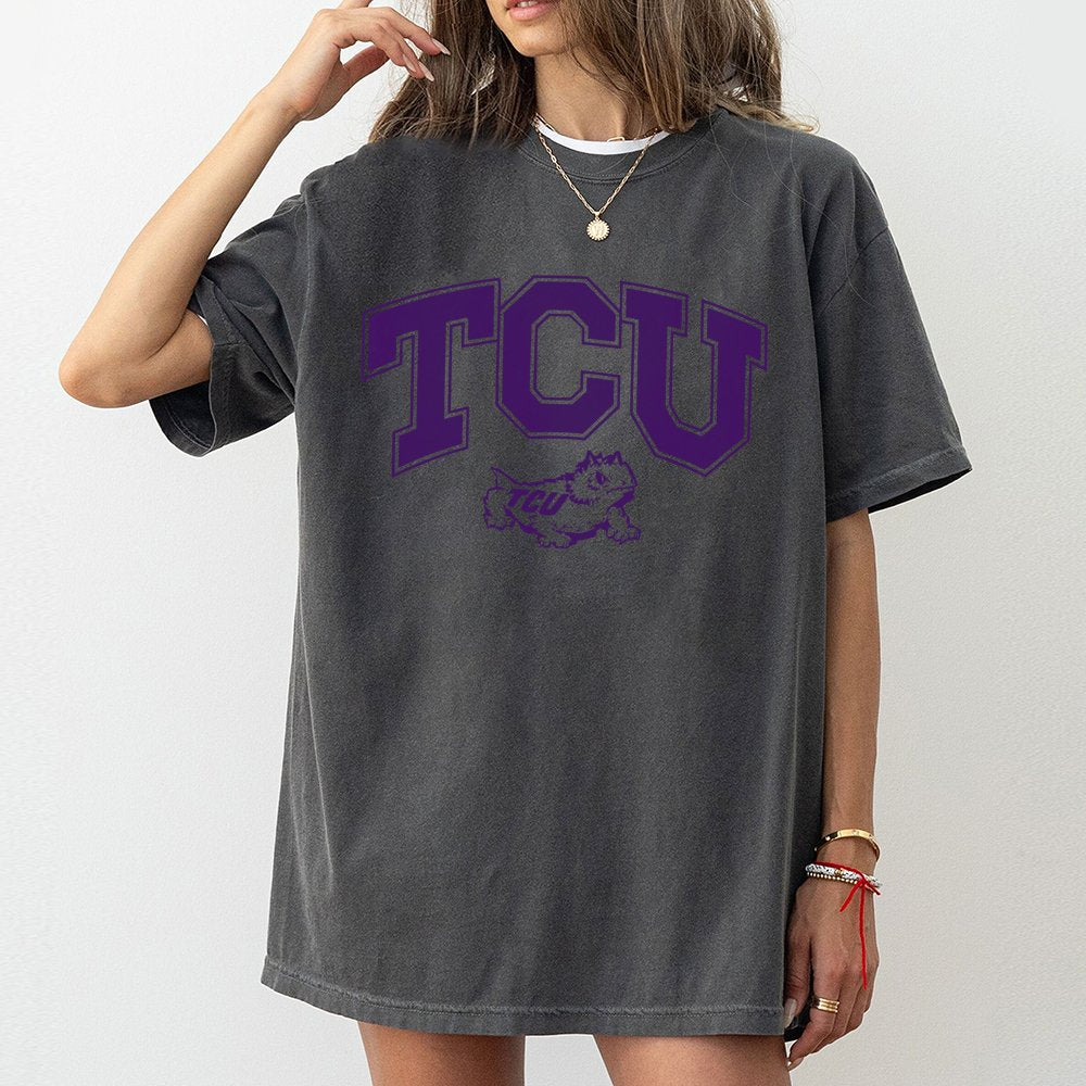 TCU Horned Frogs T-Shirt | Vintage Mascot Graphic Print | 100% Premium Cotton Tee | Casual College Fan Apparel Gift for Men a