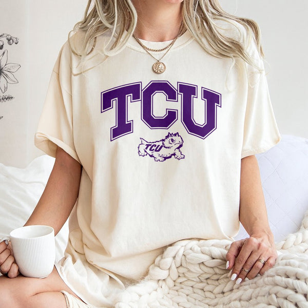 TCU Horned Frogs T-Shirt | Vintage Mascot Graphic Print | 100% Premium Cotton Tee | Casual College Fan Apparel Gift for Men a